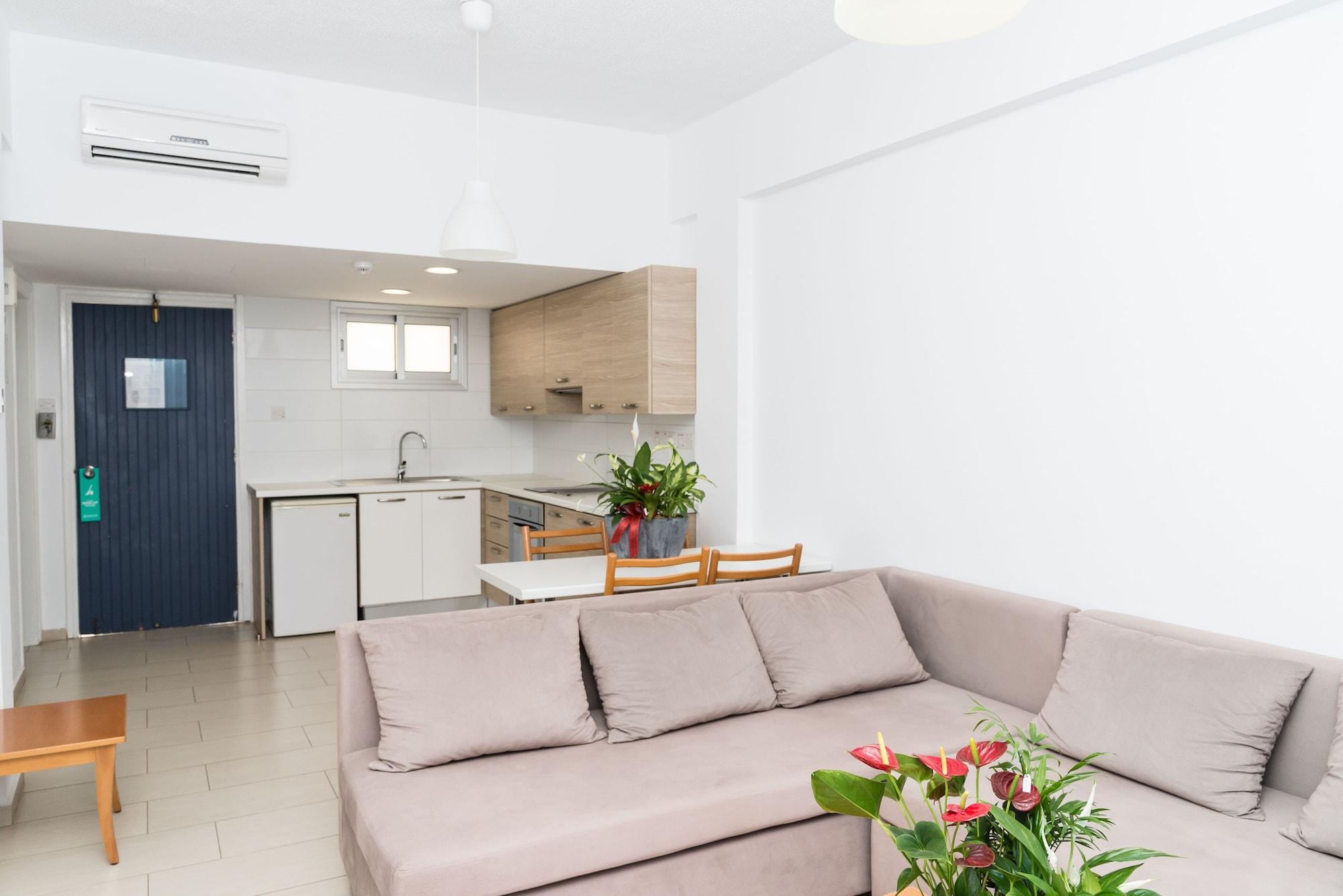 Helios 2 Apartman Paphos Kültér fotó