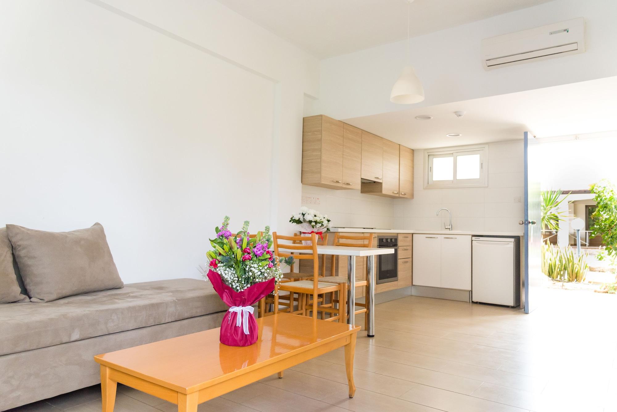 Helios 2 Apartman Paphos Kültér fotó