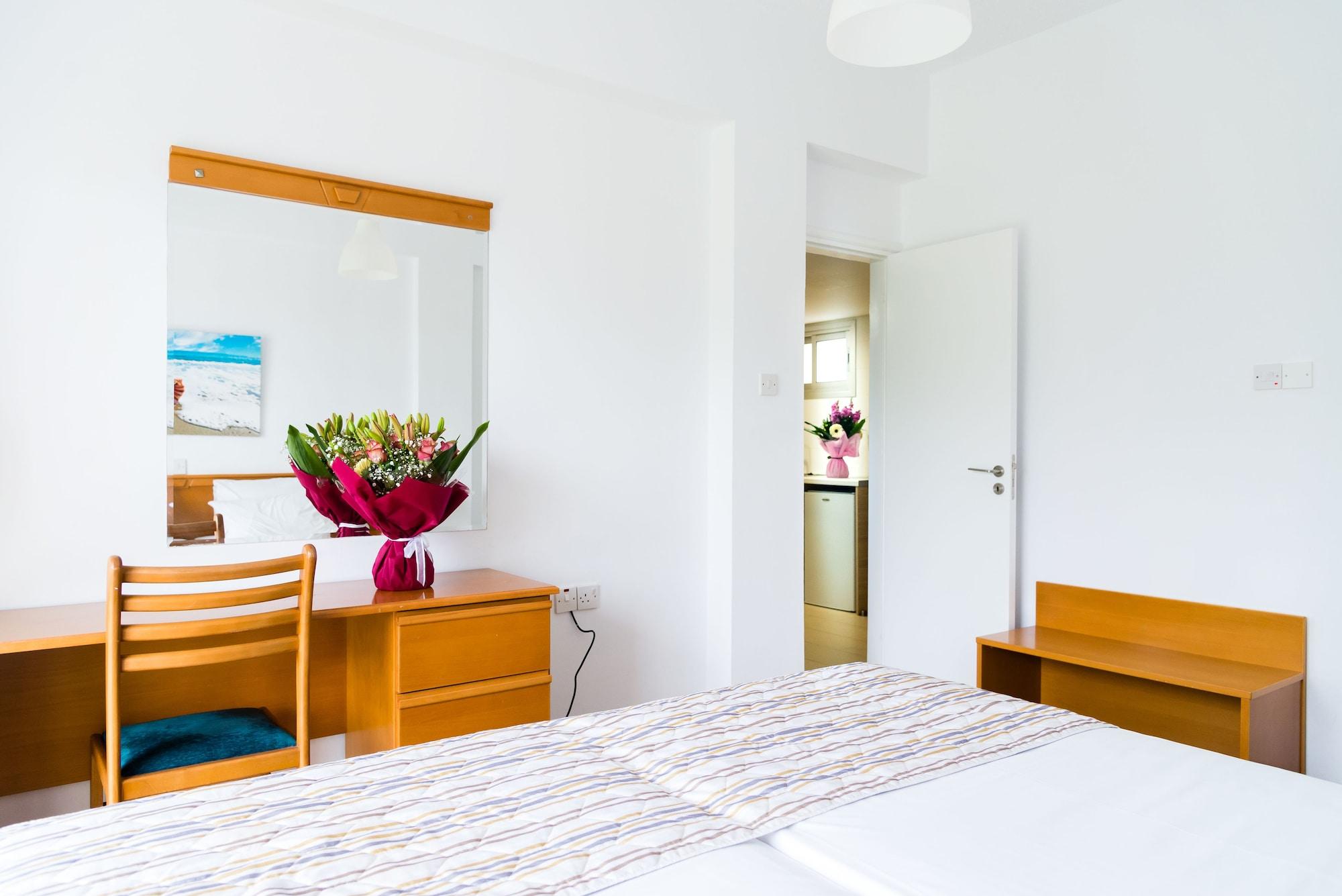 Helios 2 Apartman Paphos Kültér fotó