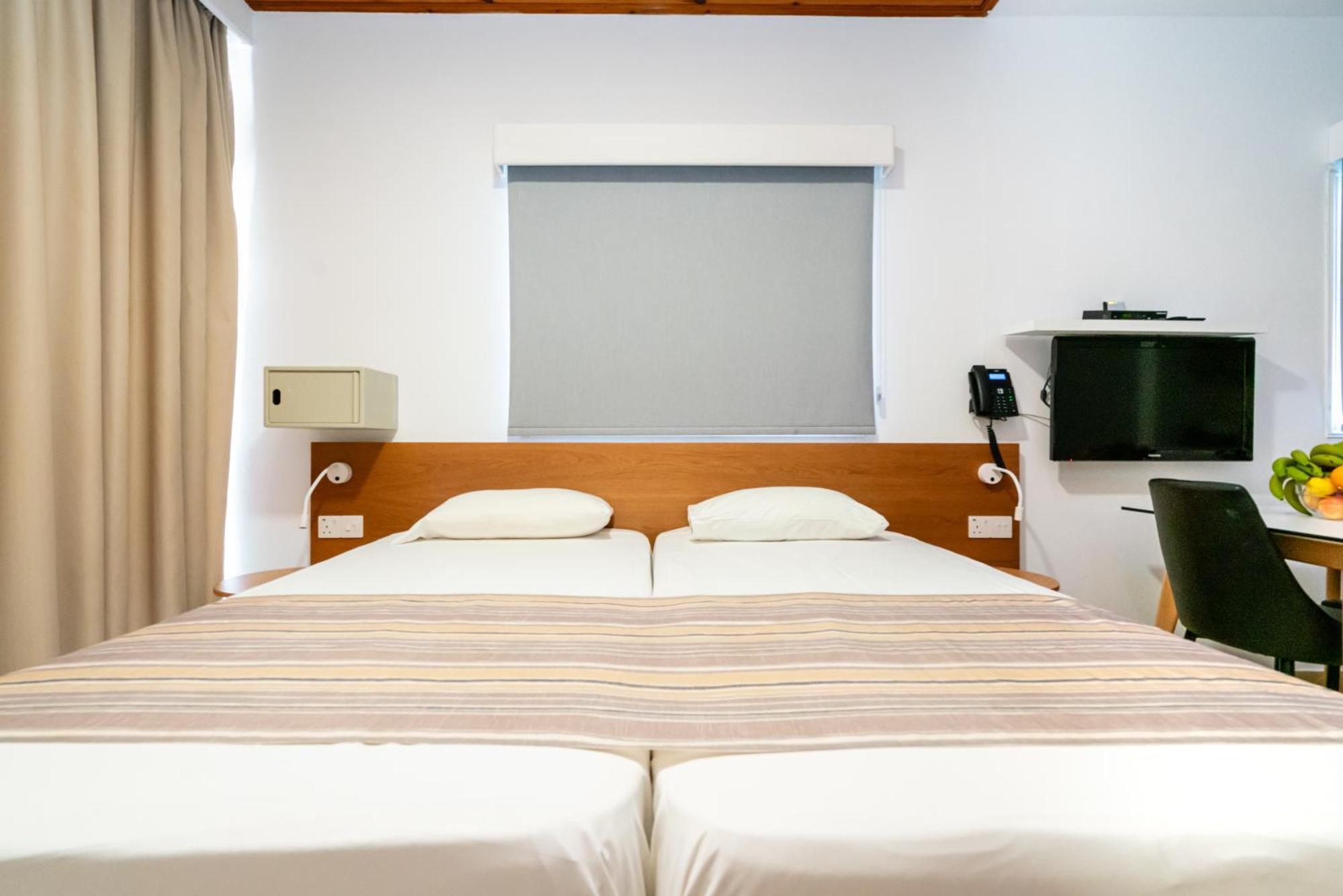 Helios 2 Apartman Paphos Kültér fotó