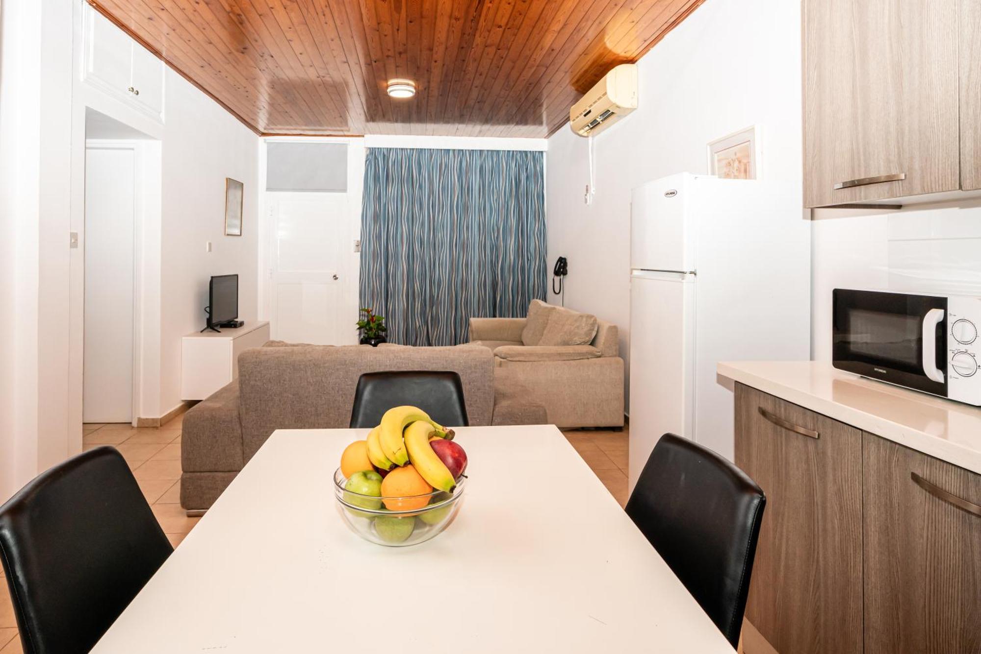 Helios 2 Apartman Paphos Kültér fotó