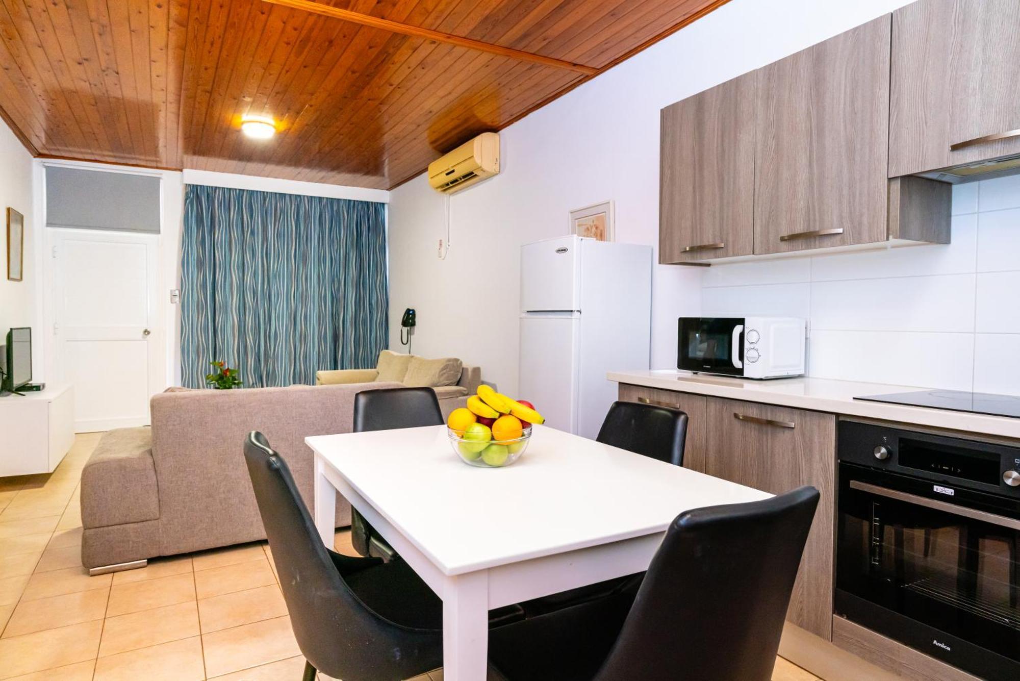 Helios 2 Apartman Paphos Kültér fotó
