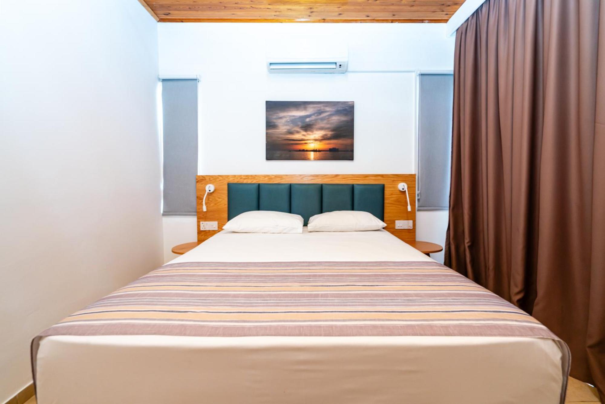Helios 2 Apartman Paphos Kültér fotó